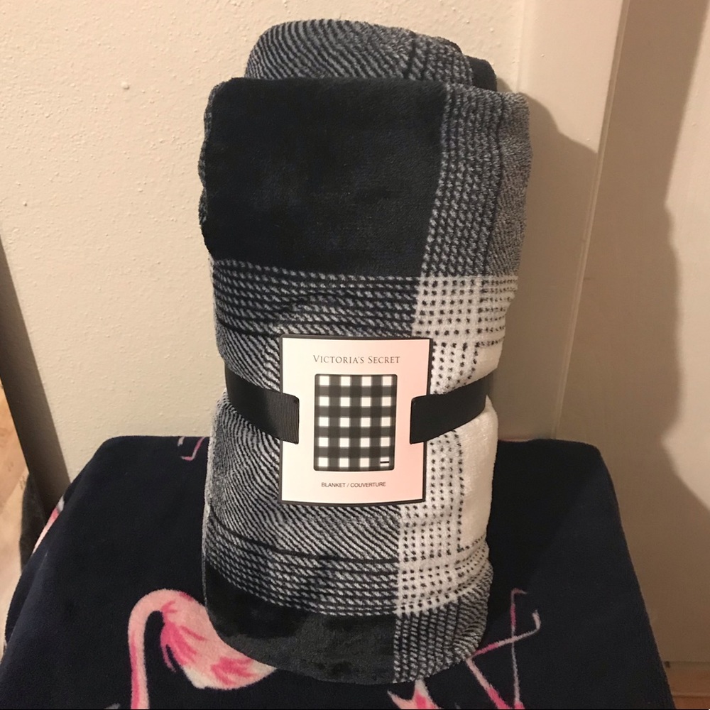 NWT Plush Victoria’s Secret throw blanket